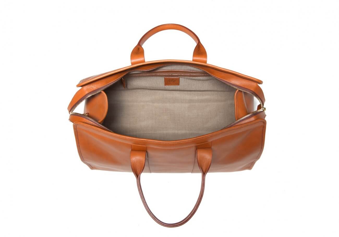 mens-leather-duffle-bag-cognac-leather-inner