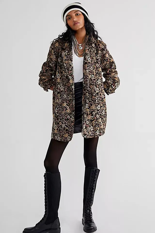 yellowstone-kelly-reilly-cole-hauser-Lee-Leather-Jackets-Front